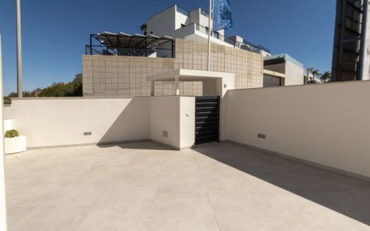Villa 4 CHB / 4 SDB (326 m2) avec piscine privée, solarium (71 m2), ascenseur privé et garage sous-terrain (93 m2) à Campoamor