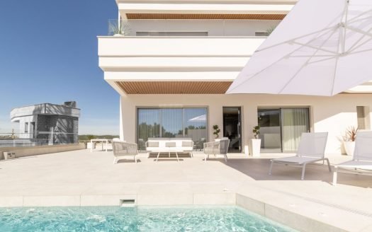 Villa 4 CHB / 4 SDB (326 m2) avec piscine privée, solarium (71 m2), ascenseur privé et garage sous-terrain (93 m2) à Campoamor