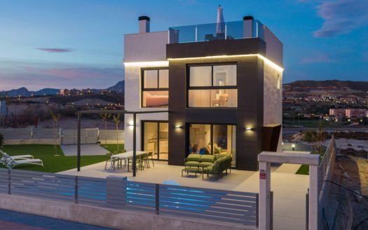Maisons unifamiliales (118,68 m2) 3 CHB / 3 SDB, avec cuisine équipée, piscine privée (18 m2), et 125,46 m2 de terrasses à Mutxamel