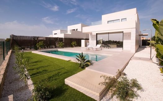 Villas 3 CHB / 3 SDB (157 m2) avec cuisine équipée, et une piscine privée (4×8 m) (à Los Montesinos
