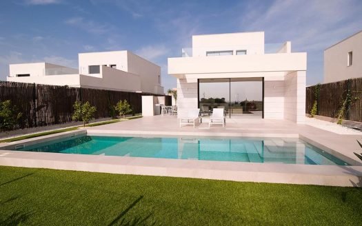 Villas 3 CHB / 3 SDB (157 m2) avec cuisine équipée, et une piscine privée (4×8 m) (à Los Montesinos