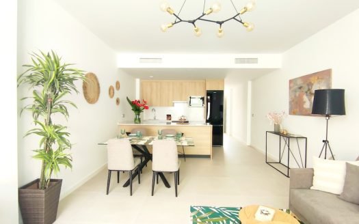 Maison mitoyenne 3 CHB/2SDB (125,87 m2) piscine privée et solarium (42,75 m2)