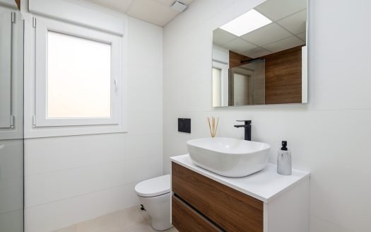 Villa 3 chambres – 2 SDB (128,6m2) avec terrasse (76,3m2) et piscine privée (18m2)
