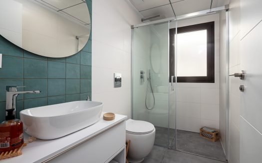 Villas 3 chambres avec piscine privée (4x2m) et terrasse (40,3m2) et piscine comm / KEY READY