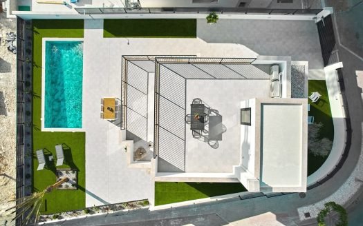 Villa 3 CHB / 3 SDB (197 m2) avec piscine privée