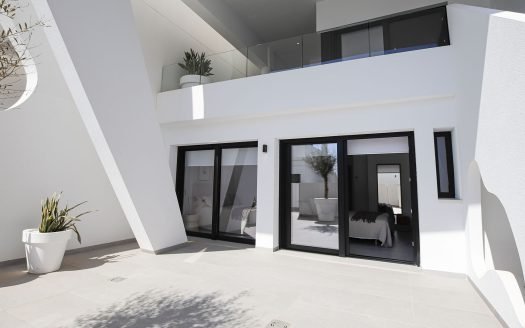 Villa spacieuse 4 CHB 4 SDB 270 m2 à Guardamar, avec piscine privée et terrasse 140 m2