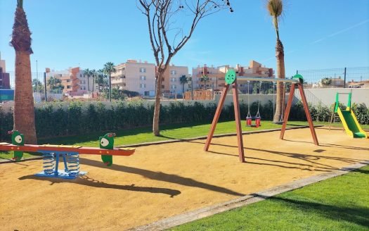 Appartement de luxe 2 CHB / 2 SDB complètement meublé avec terrasse privée, piscine, gym et sauna communautaire à Playa Flamenca (Orihuela Costa)