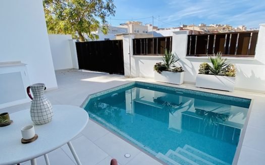 Villa 3 CHB/2SDB (221 m2) piscine privée (10 m2), terrasse (70 m2) et garage fermé