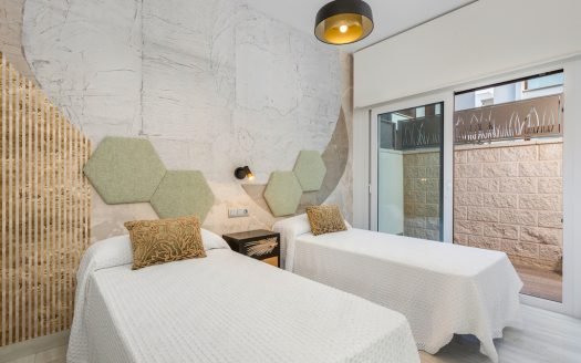 Villa 3 CHB / 3 SDB (116 m2) avec solarium (52 m2) et piscine privée (6×3) à Los Montesinos