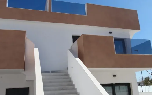 Appartement RDC 3CH/2SDB avec jardin et piscine communautaire